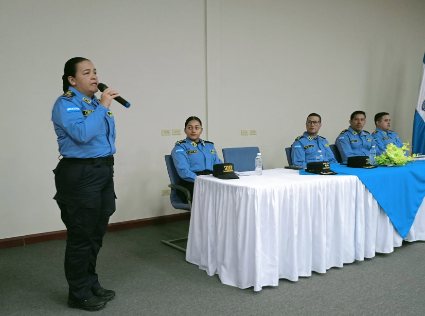 Liderazgo y participación en la formación policial