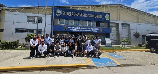 Visita académica a la Escuela de Investigación Criminal
